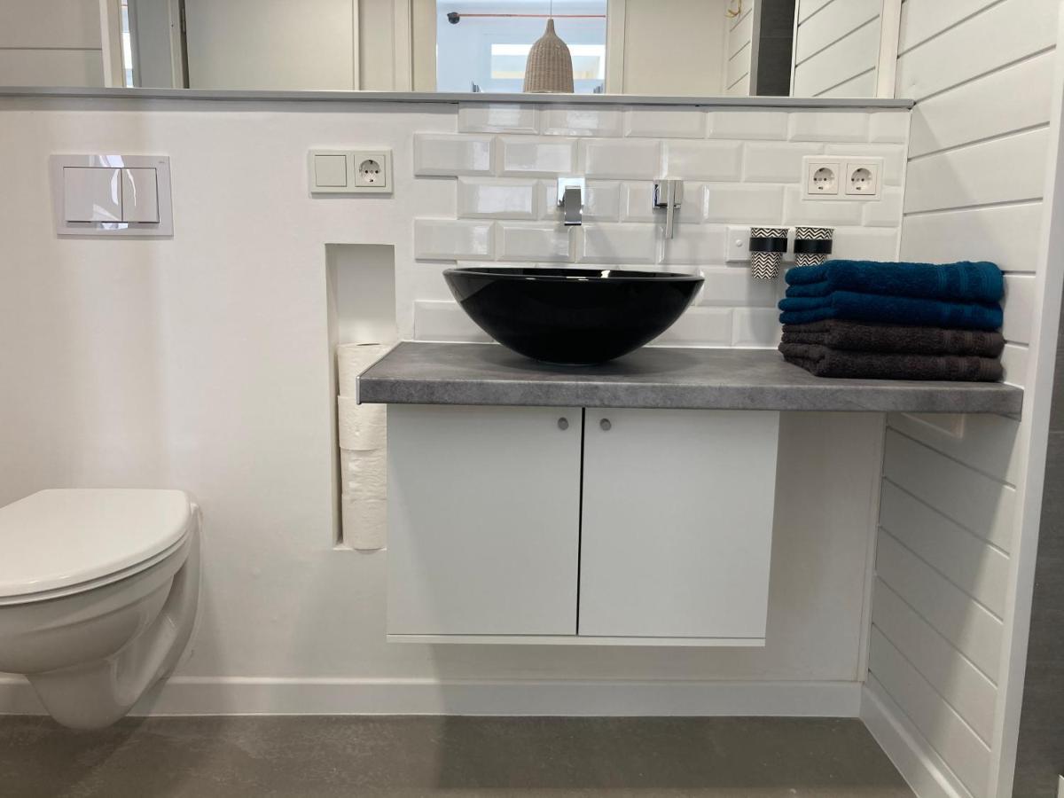 Living At Saarpartments - Adultsonly - Business & Holiday Homes With Kitchen For Long- And Short Term Stay, 3 Min To St Johanner Markt And Points Of Interest Saarbruecken Luaran gambar
