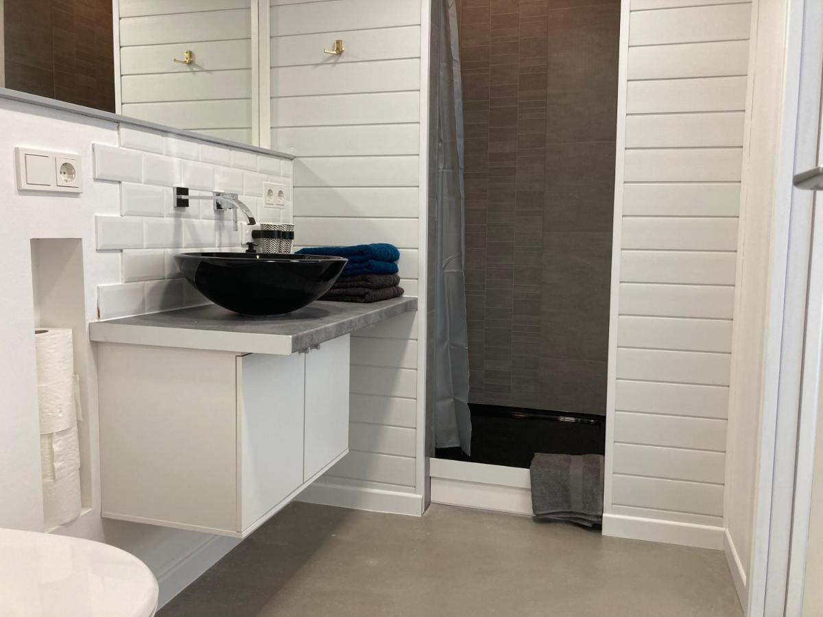 Living At Saarpartments - Adultsonly - Business & Holiday Homes With Kitchen For Long- And Short Term Stay, 3 Min To St Johanner Markt And Points Of Interest Saarbruecken Luaran gambar